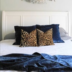 Set of 2 velvet leopard 16x16 pillow covers